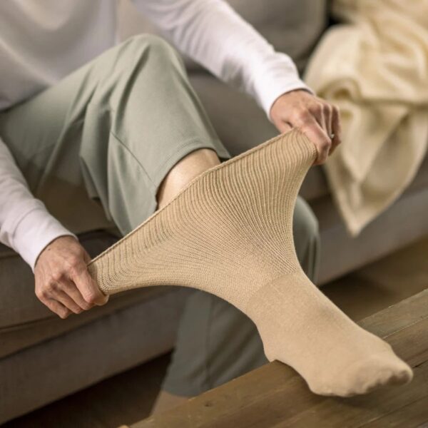 Turvonneet jalat (Edema) -sukat  Beige 39-43 - Image 2