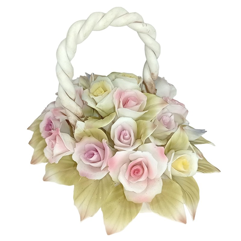 Posliini-ruusut sankakorissa koko L